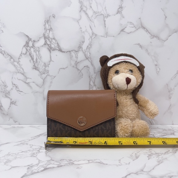 Michael Kors JST Medium Flap Bifold Wallet - Picture 2 of 8